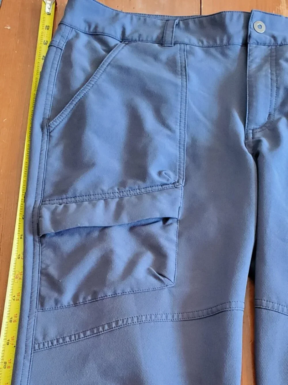 Women's Columbia Cargo Style Shorts  Knee Length Size 14 Smokey Blue